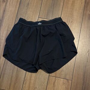 ALO match point shorts -size Large